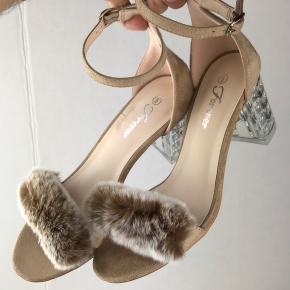 Taupe Clear Chunky Heels Strapped - Picture 6 of 7